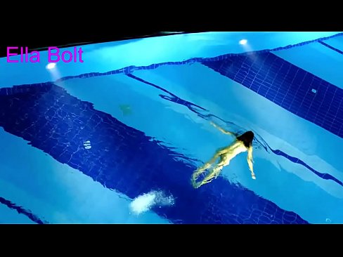 ❤️ Abdi teu tiasa ngeureunkeun nonton, pirang ngora bray ngojay buligir di ELLA bolt Resort kolam renang ️ video bangsat di urang ❌️