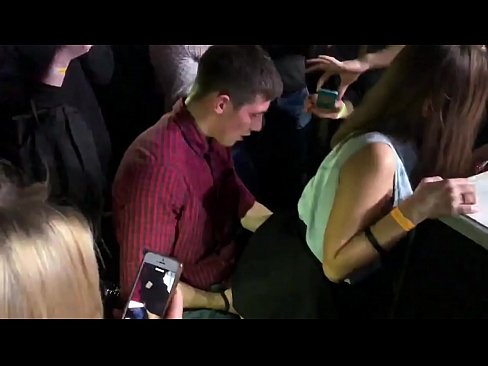 ❤️ Sex nyata dina nightclub Rusia. gadis Rusia 18 taun heubeul dina anus jeung heunceut fucked di nightclub a ️ video bangsat di urang ❌️